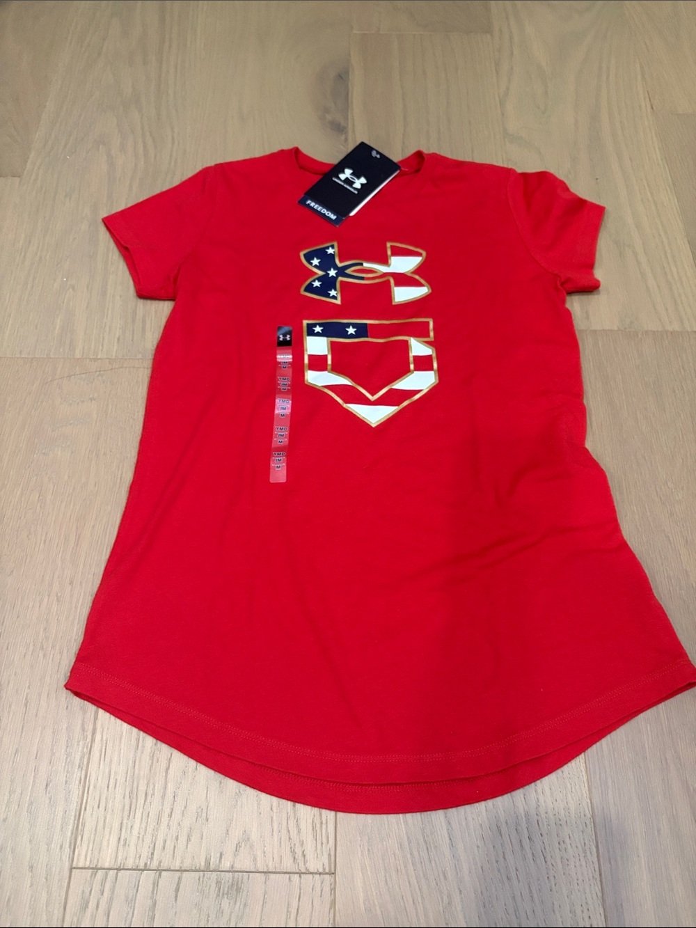 BNWT Girls Under Armour Loose T Size M